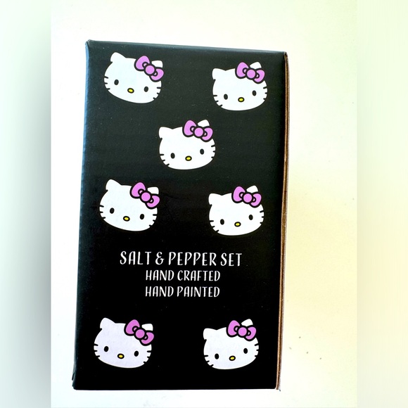NWT HELLO KITTY by SANRIO Blue Sky Halloween Set of Salt & Pepper Shakers - Picture 6 of 8